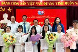 Phường Bạch Mai: 15 học sinh THPT vinh dự được kết nạp Đảng