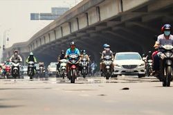 Nắng nóng đỉnh điểm vẫn tiếp diễn, khuyến cáo hạn chế ra ngoài khung giờ cao điểm