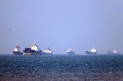Iran tuyên bố tấn công đáp trả vào căn cứ không quân Mỹ; Còi báo rộng vang rền khắp Kuwait