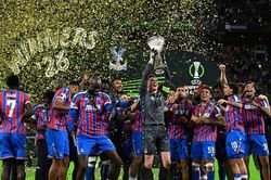 Crystal Palace: Từ bờ vực phá sản đến ngai vàng Conference League