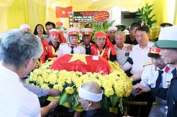 Trang trọng tổ chức Lễ truy điệu và an táng hài cốt liệt sĩ Nguyễn Thành Nhiên