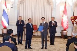 Tổng Bí thư, Chủ tịch nước Tô Lâm và Thủ tướng Thái Lan chứng kiến lễ trao văn kiện hợp tác giữa hai nước