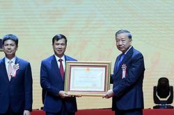 Khẩn trương cụ thể hóa thành chương trình, đề án, giải pháp