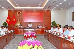 Bộ Chính trị làm việc với Cà Mau để tìm động lực mới cho tăng trưởng và tinh gọn bộ máy