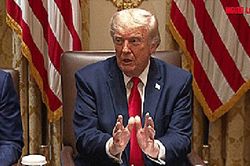 Tổng thống Donald Trump đe dọa quân sự chưa từng có nhằm vào Oman