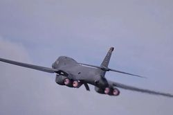 Iran tuyên bố đánh trả căn cứ quân sự Mỹ