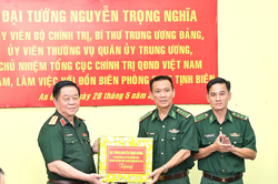 Đại tướng Nguyễn Trọng Nghĩa thăm, làm việc với Đồn Biên phòng Cửa khẩu quốc tế Tịnh Biên