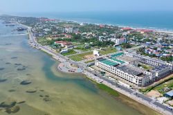 Khảo sát chuỗi du lịch phía Nam Huế, nghiên cứu cầu kính ngắm vịnh Lăng Cô