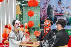Sinh viên học tiếng Trung qua kinh kịch, há cảo và văn hóa Trung Hoa