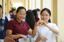 Hơn 2.500 thí sinh Nghệ An thi vào lớp 10 Trường THPT chuyên Phan Bội Châu