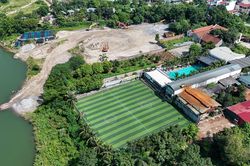 Hà Nội: Rào chắn loạt vi phạm đất đai ngoài đê tả Hồng tại xã Thiên Lộc