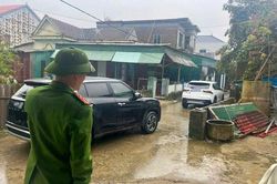 Người đàn ông 'khóa đuôi' ô tô giữa đường ở Hà Tĩnh bị phạt 50 triệu đồng