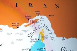 Tìm hiểu các quy định mới của Iran về quá cảnh qua eo biển Hormuz
