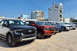 Bộ Xây dựng rà soát quy định nhằm tháo gỡ vướng mắc cho xe bán tải