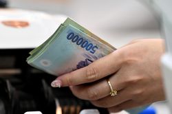 Cách tra cứu nợ thuế để tránh bị hoãn xuất cảnh khi đã ra sân bay
