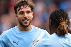 Cầu thủ đầu tiên rục rịch rời Man City sau khi Pep ra đi