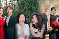5 mẹ kế được lòng con chồng ở showbiz Việt, từ NSND Lan Hương đến Diva Mỹ Linh
