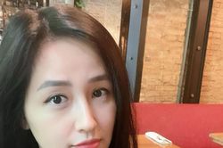 Quyền Linh và con gái vừa làm vườn vừa nhảy, Mai Phương Thúy được khen đáng yêu