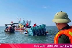 Hà Tĩnh: Chìm tàu cá, 7 ngư dân được cứu kịp thời