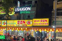 TP.HCM siết quản lý vỉa hè, lòng đường: Không để người dân phải 'chạy vòng' hỏi thủ tục