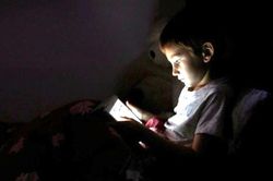 'Lá chắn' nào bảo vệ trẻ em trên không gian ảo?