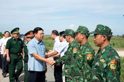 Bí thư Tỉnh ủy An Giang Nguyễn Tiến Hải khảo sát tuyến biên giới hai xã Vĩnh Gia, Ba Chúc và phường Tịnh Biên