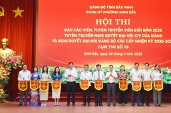 Bắc Ninh: Báo cáo viên Nguyễn Thị Thúy giành giải Nhất Cụm thi số 10