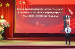Bắc Ninh: Báo cáo viên Nguyễn Thị Thúy giành giải Nhất Cụm thi số 10