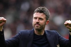 Manchester United dự báo doanh thu kỷ lục 665 triệu bảng nhờ vé dự Champions League