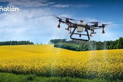 Drone trên cánh đồng Thái Lan