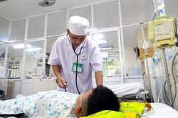Không chủ quan dù số ca mắc sốt xuất huyết và tay chân miệng giảm