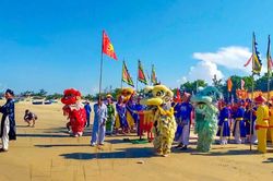 Làng biển Trung Lương tổ chức lễ hội cầu ngư