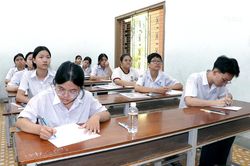 Hơn 24.800 thí sinh Khánh Hòa bước vào môn thi đầu tiên kỳ thi tuyển sinh vào lớp 10