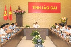 Chủ tịch UBND tỉnh Nguyễn Tuấn Anh và Đoàn giám sát số 03 của Tỉnh ủy làm việc với Ban Thường vụ Đảng ủy 8 xã, phường