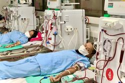 Quên uống nước khi trời nắng nóng có thể bị suy thận cấp - dấu hiệu cảnh báo