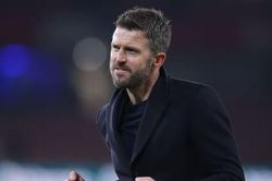 Michael Carrick gợi ý phương án củng cố tuyến giữa giá rẻ cho Man Utd