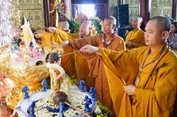 Hà Nội: Ban Đại diện Phật giáo liên xã Gia Lâm tổ chức Đại lễ Phật đản Phật lịch 2570