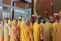 Ban Trị sự GHPGVN TP.HCM dâng hương tưởng niệm tại Đền thờ Liệt sĩ phường Vũng Tàu