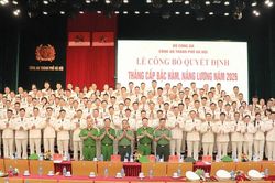 Công an Hà Nội tổ chức Lễ công bố quyết định thăng cấp bậc hàm, nâng bậc lương năm 2026