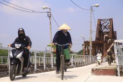 Hà Nội: Lưu thông trở lại trên cầu Long Biên sau thời gian tu sửa