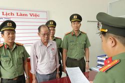 Bắt giam đối tượng 'núp bóng' công ty, tổ chức cho người khác ở lại Việt Nam trái phép