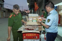 Hà Nội xử lý hàng trăm vụ vi phạm ATTP trong đợt cao điểm
