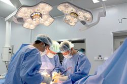 Vinmec Nha Trang trả lại 2 cm chân bị lệch cho nữ du khách Nga nhờ kỹ thuật thay khớp háng được 'may đo' bằng công nghệ in 3D