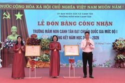 Trường Mầm non Canh Tân đón nhận Bằng công nhận trường đạt chuẩn Quốc gia mức độ 1