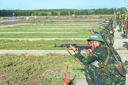 Hoàn thành kiểm tra '3 tiếng nổ', chiến sĩ mới thêm vững tin