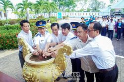Cảnh sát biển đồng hành cùng ngư dân Xã Phan Ngọc Hiển