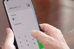 Chồng chuyển khoản đều đặn cho 'đối tác', tôi cay đắng phát hiện ra người bí mật nhận tiền hàng tháng
