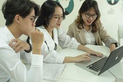 5 ngành nghề 'hot nhất' trong 10 năm tới: Cực 'khát' nhân lực, lương cao mua nhà, tậu xe đơn giản