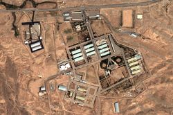 Mỹ tấn c&ocirc;ng cơ sở qu&acirc;n sự Iran