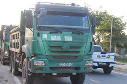 CSGT Hưng Yên lập chốt xử lý xe tải vi phạm sau phản ánh của Gia đình và Xã hội